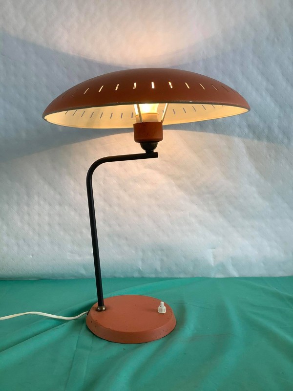 UFO desk-lamp van Philips door Louis Kalf