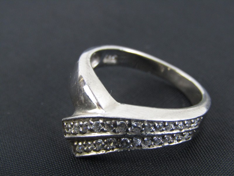 Sierlijke Zilveren Ring (925) met Steentjes