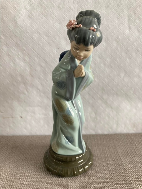 Lladro beeldje van een Chinese Geisha