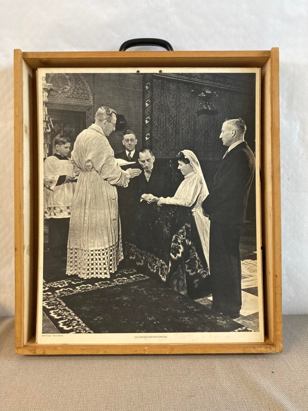lade vol vintage katholieke schoolfoto's
