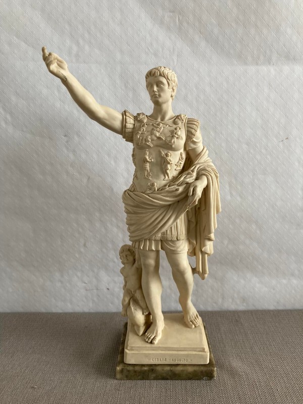 Beeld van Keizer Augustus