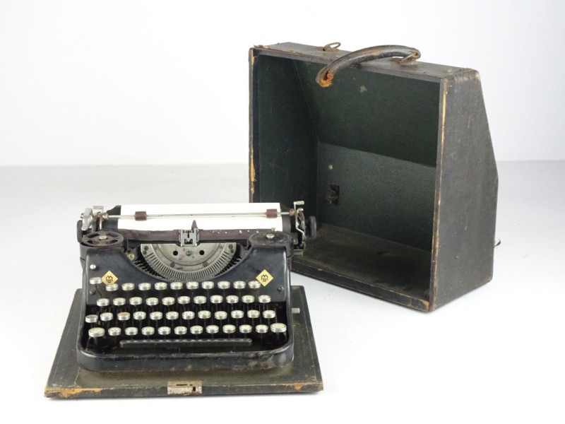 Mercedes gemerkt vintage typemachine