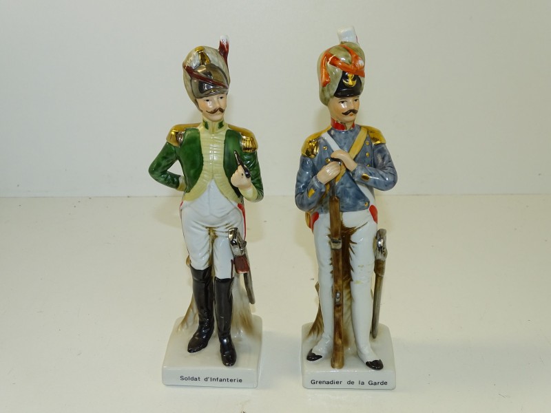 2 Porseleinen Soldaten: Grenadier de la Garde + Soldat d'Infanterie