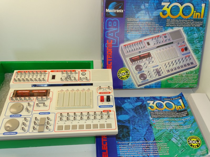 Vintage Maxitronic Electronic Lab 300 In 1