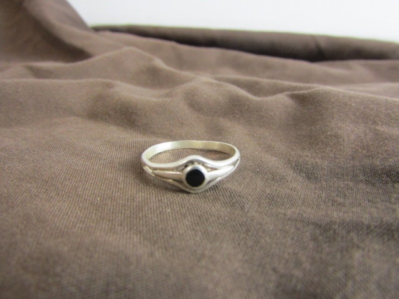 Zilveren Ring 925, Zwart Steentje.