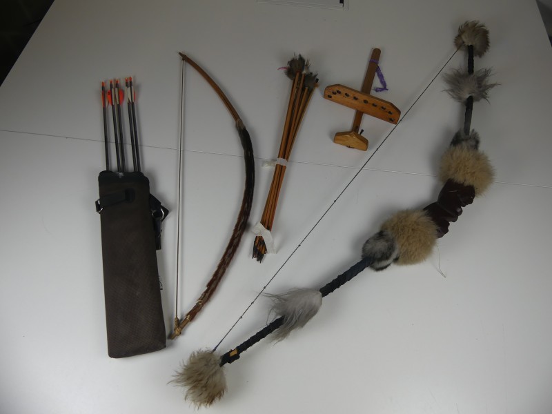 2 Bogen Met Pijlen De Kringwinkel