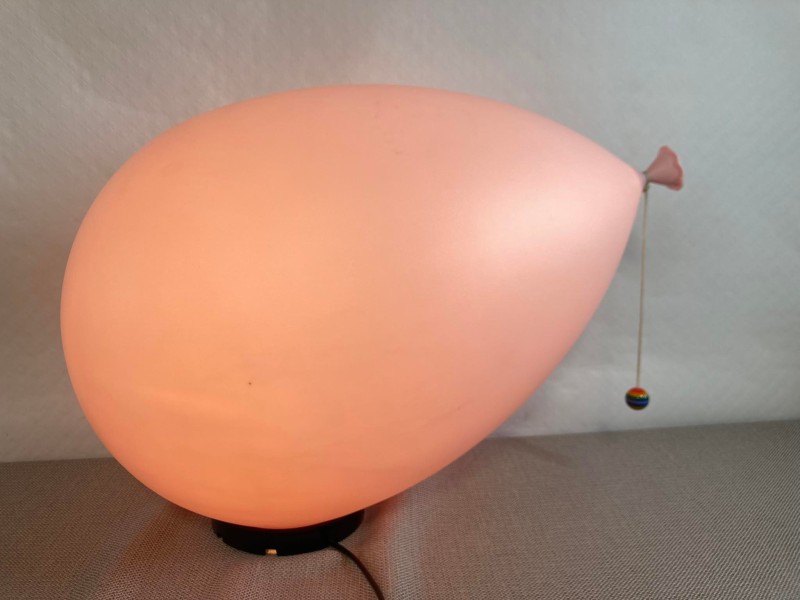 Roze ballon design lamp: Yves Christin