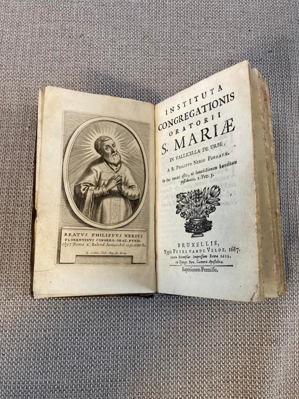 Antiek boek: Instituta congregationis oratorii S. Mariae.