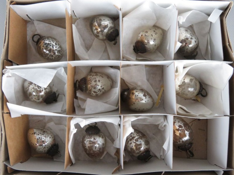 Lot van 12 mini kerstballen in doos