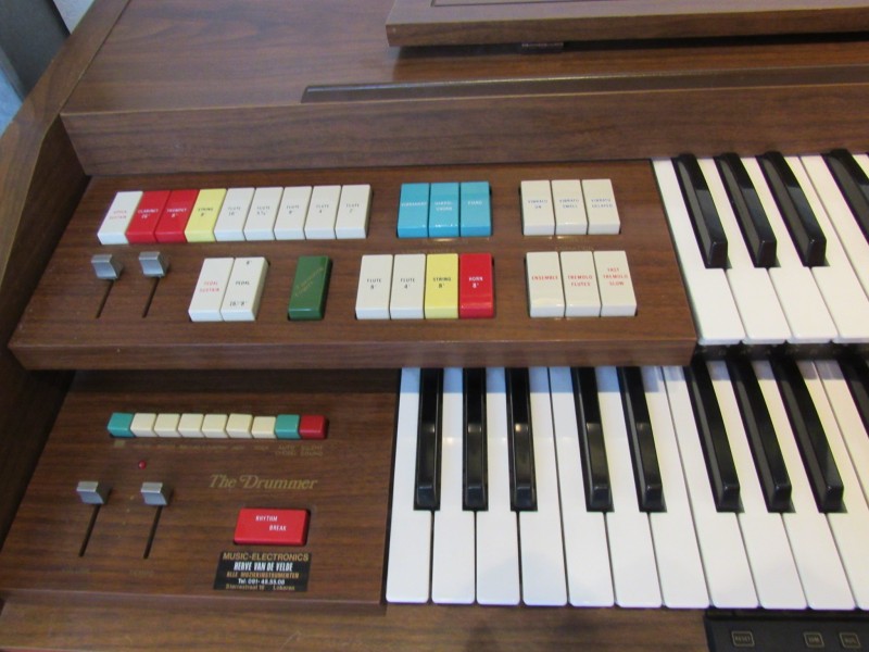 Hammond Orgel model 136J  ( 1984 )