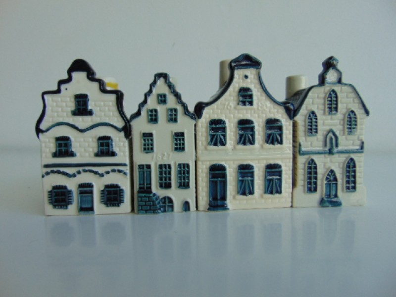 4 Bols KLM Huisjes: Nummer 1, 2, 5 en 7,  Amsterdam 1575