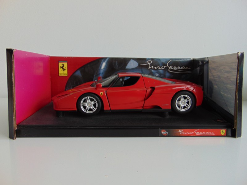Schaalmodel: Enzo Ferrari, Mattel, 2000