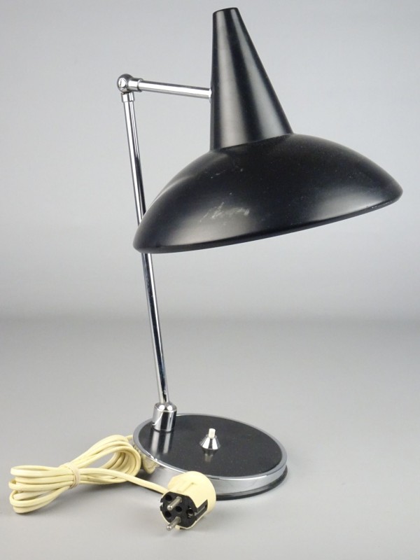 Vintage bureaulamp met drukknop.