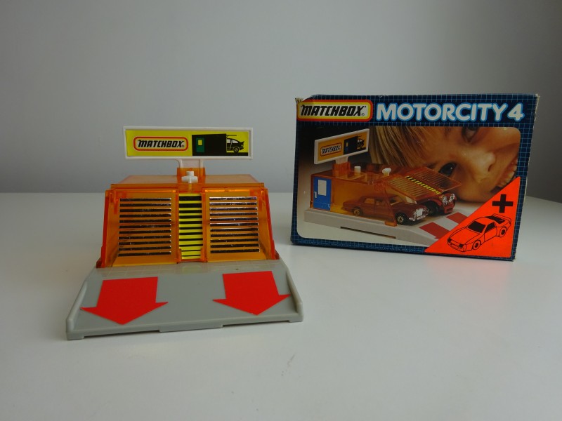 Vintage Matchbox: Motorcity 4, Garage, 1985