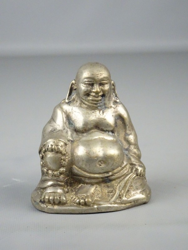 Boeddha zilverkleurig messing.