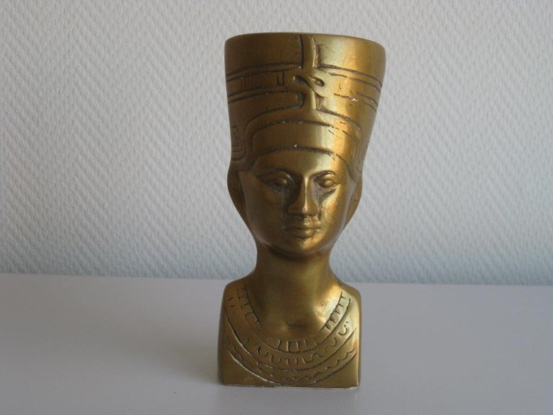 Koperen buste Nefertiti
