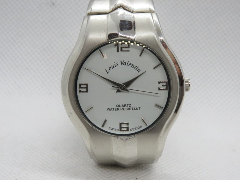 Louis Valentin Quartz Waterresistant Swiss Design horloge.