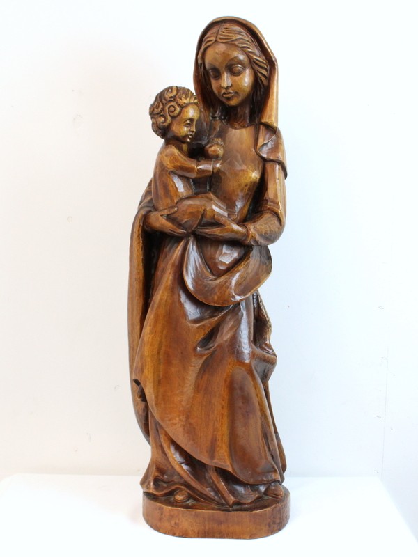 Groot Madonnabeeld met Kind