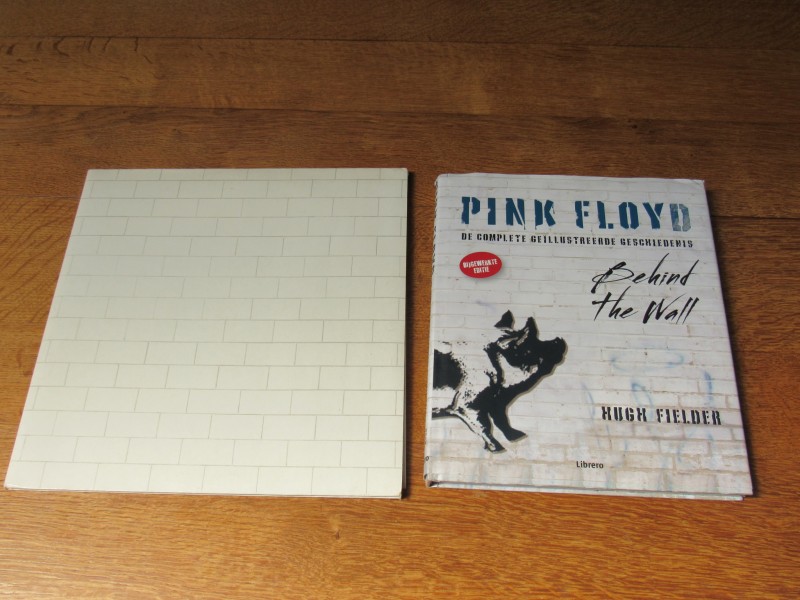 Pink Floyd " The Wall " LP + boek " Behind the Wall "