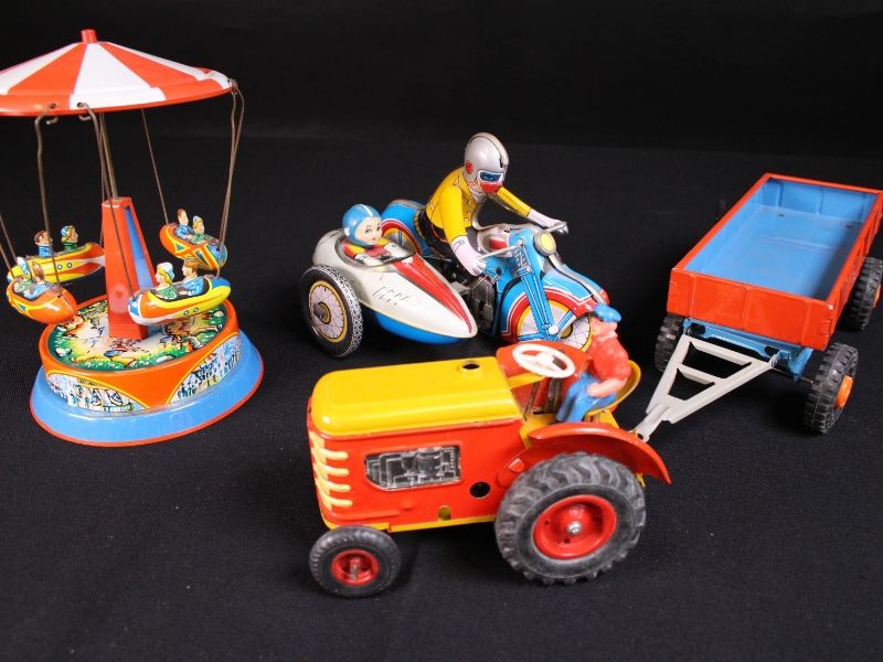 Blikken speelgoed - Traktor + Paardenmolen + Motorijder 50ties