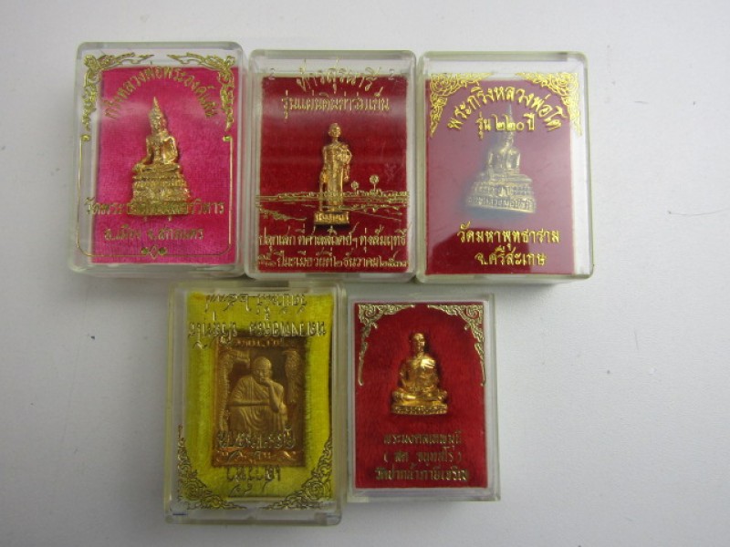 5 Thaise Goudkleurige Amuletten, In Doosje