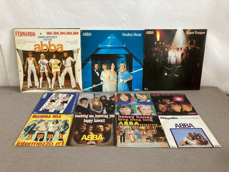 Lot van 13 ABBA platen en singles