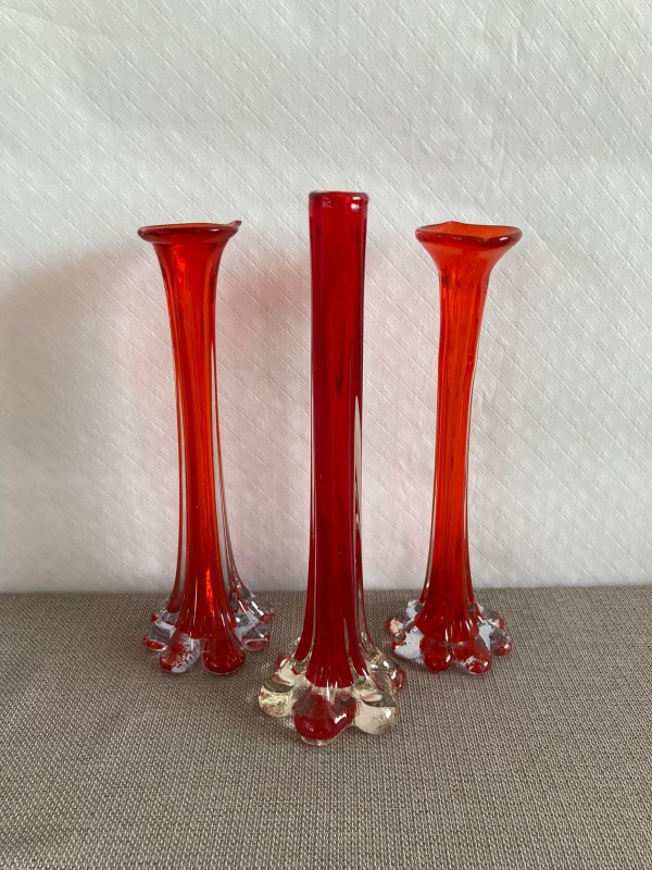 3 rode glazen vazen Soliflor