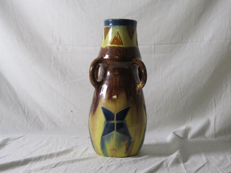Vaas in aardewerk