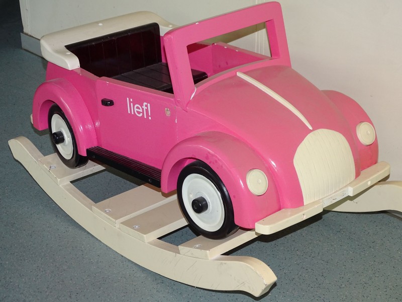 Houten Volkswagen Kever / Schommelauto:  Kids Factory, Lief!