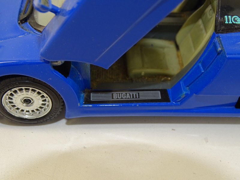 Schaalmodel: Bugatti 11CB, Bburago