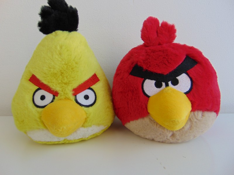 2 Angry Birds Knuffels: Red & Chuck