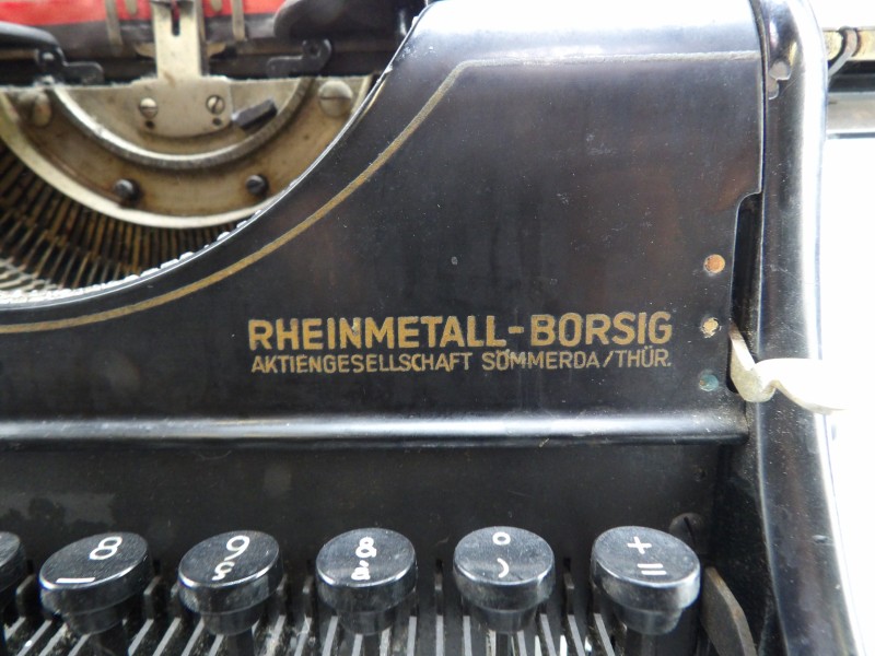 Oude Typmachine: Rheinmetall, Borsig met Korte en Brede Arm