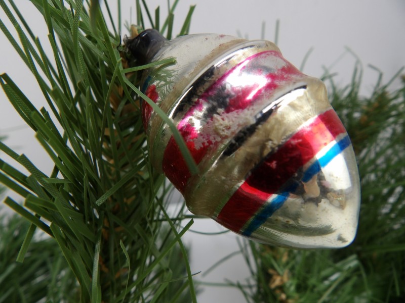 Ajeko Kerstbal: geribbelde Druppelvorm, Blauw, Rood, zilver