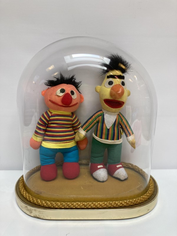 Ovalen stolp met vintage Bert & Ernie