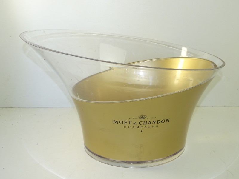 constant Spelen met Onmiddellijk Grote IJsemmer: Moët & Chandon Champagne - De Kringwinkel