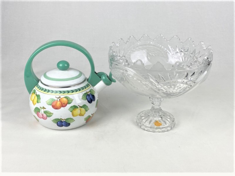 Theepot Villeroy&Boch en kristallen vaas Lead Crystal Kringwinkel