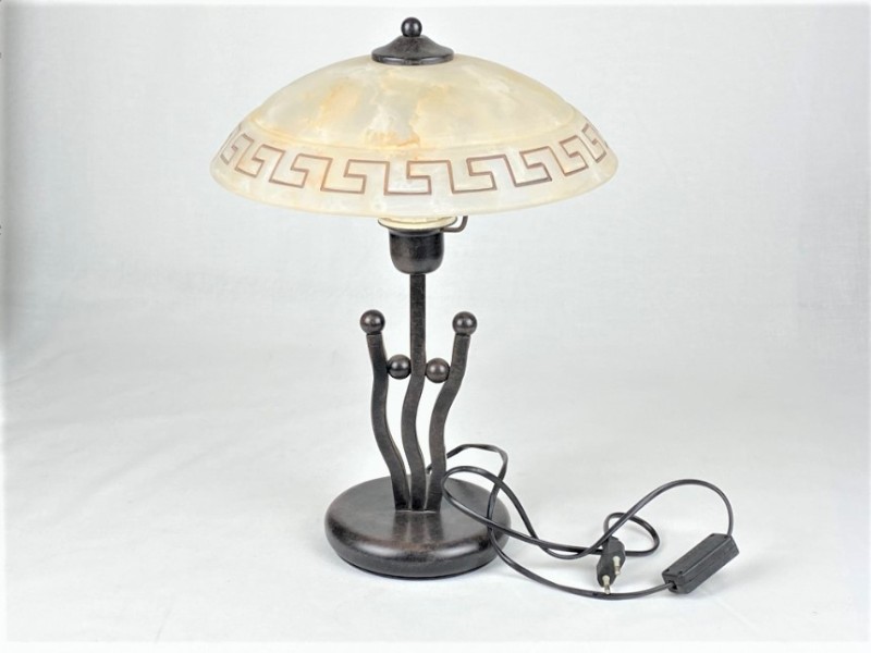 Vintage tafellamp in klassieke Griekse stijl