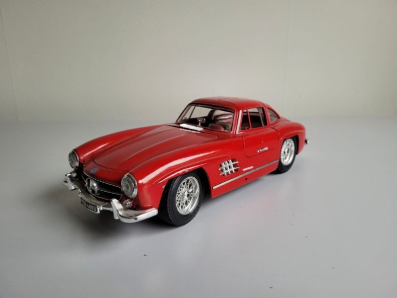 Bburago modelbouwauto: Mercedes 300 sl (1954) rood