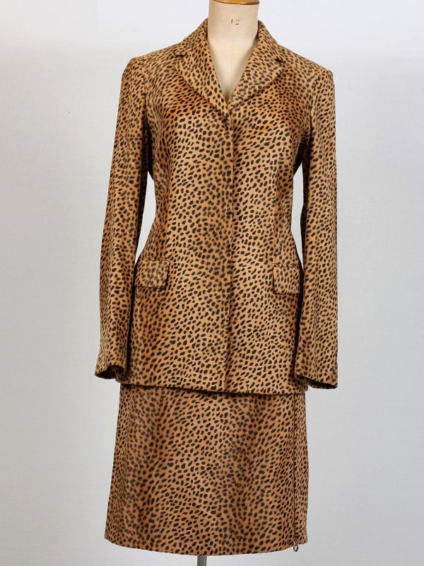 Makkelijk te gebeuren Oh Sobriquette vintage mantelpakje in luipaardprint (gelabeld als Versace Jeans Couture) -  De Kringwinkel