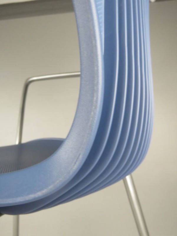 Vier Akaba Gorka design stoelen