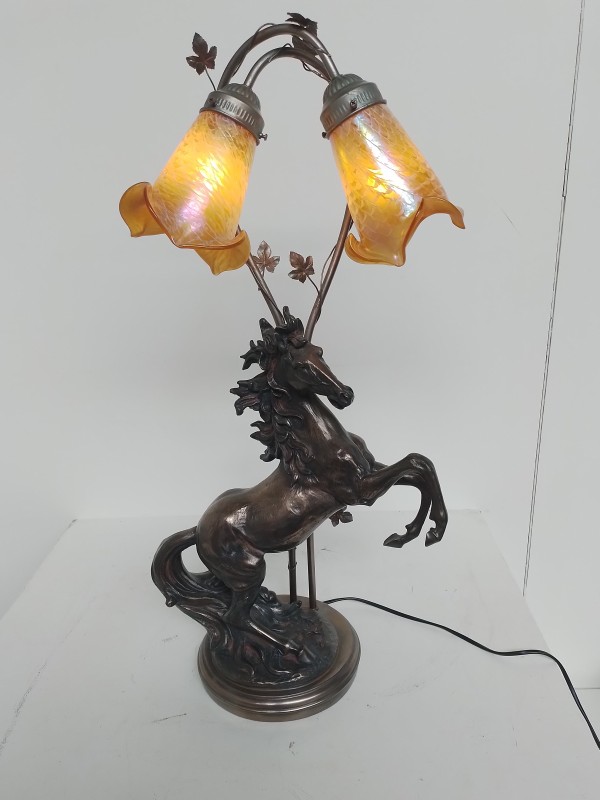Antieke neoklassieke art deco tafellamp