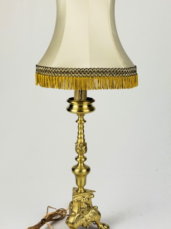 Vintage tafellamp in Barok stijl