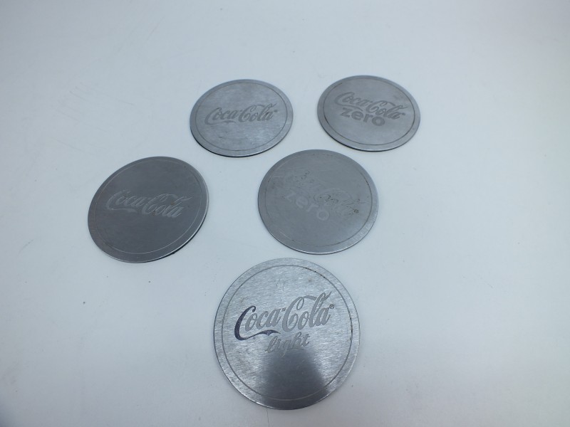 5 Coca Cola Onderleggers: 2 Coca Cola, 2 Zero en 1 Light