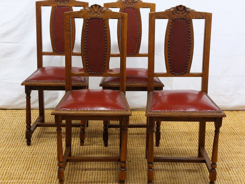 4 stoelen met rood leer