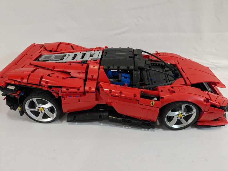 LEGO  Ferrari Daytona SP3