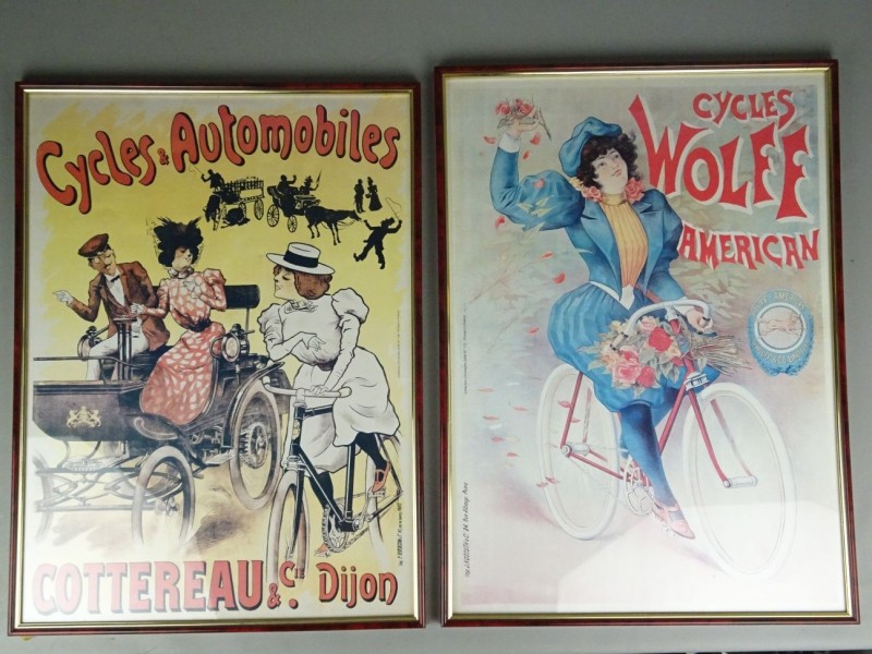2 ingekaderde vintage posters