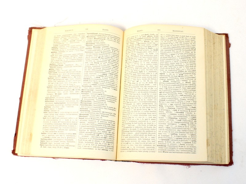 Vintage 'Engelsch – Nederlandsch' Woordenboek