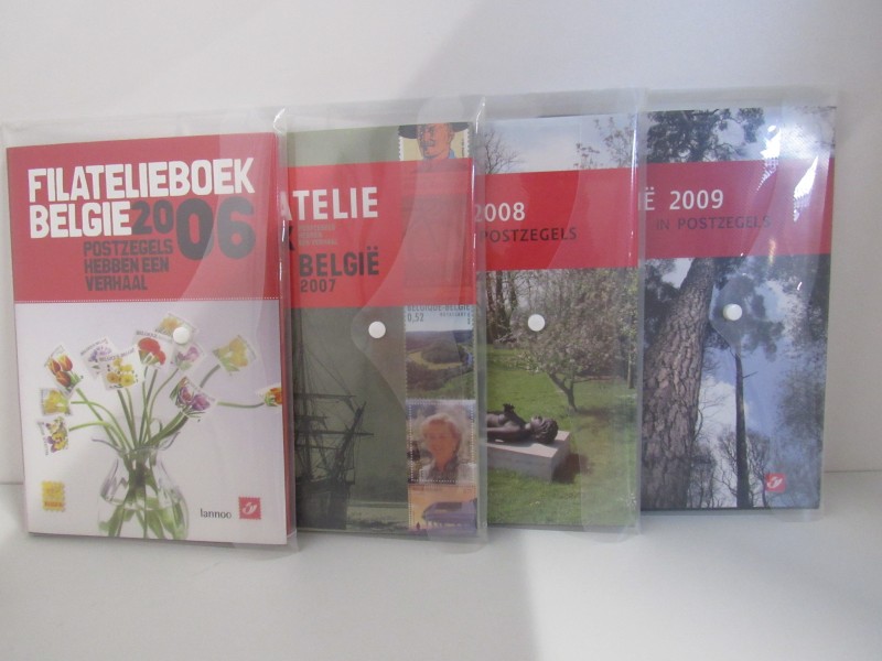 Reeks 3 : Filatelieboeken België 2006/ 2007 ; België in postzegels 2008 / 2009