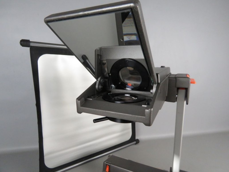 A+K portable overheadprojector. Kringwinkel