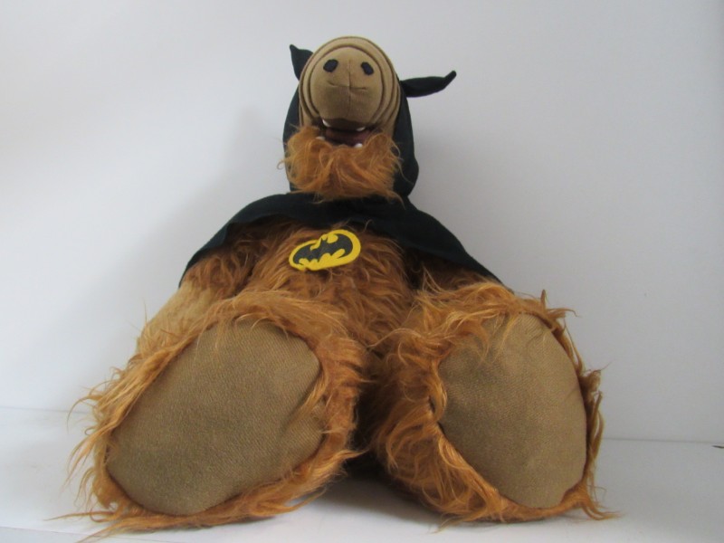 Pluchen " Alf " in Batmanpak.